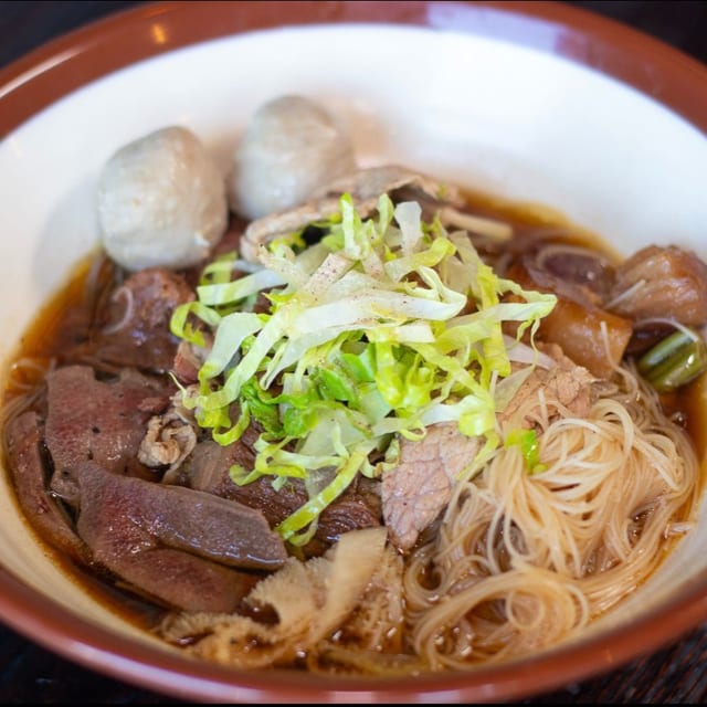 Wat Dong Moon Lek Beef Noodles.